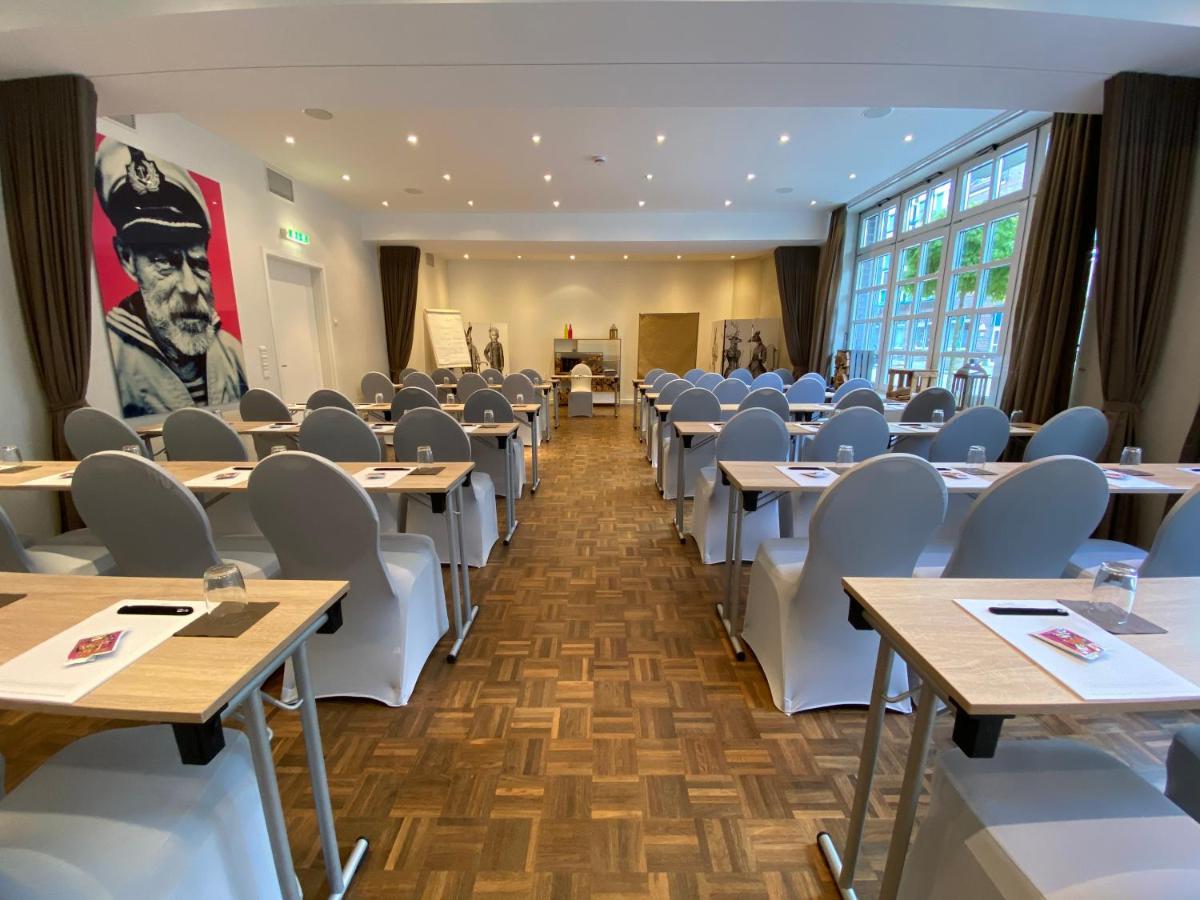 Hotel Am Schloss 3*